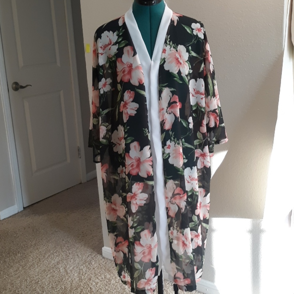 Black Floral Kimono/cardigan